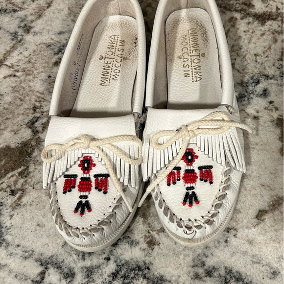 Vintage Minnetonka Moccasin with Beading - Picture 2 of 4